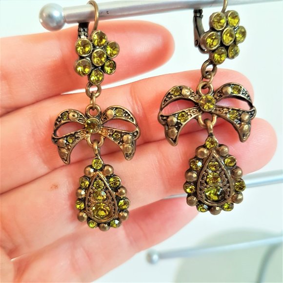 Vintage Earrings. - Picture 2 of 3